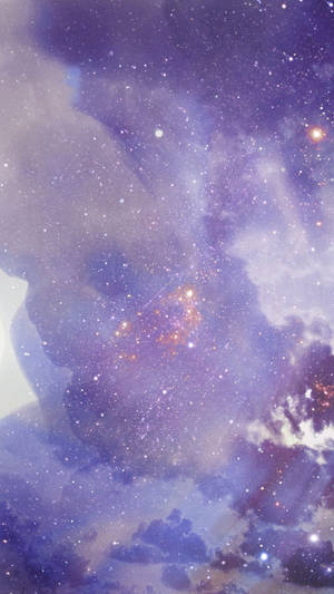 宇宙夜空中的紫色星雲和星星。