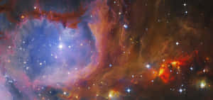 深邃太空中帶有發光星星的彩色星雲 — 太空 壁紙