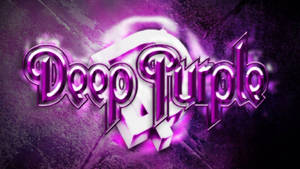 Deep Purple的發光紫色3D文字標誌，在深色背景上帶有電光效果。 — 深紫色美學 GIF 壁紙