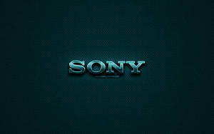 深色紋理背景上帶金屬青綠色飾面的 Sony 標誌。 — 簡約 壁紙