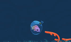 水下玻璃泡泡中的紫色魚靠近橙色海洋生物