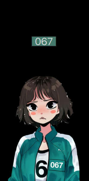 短棕色頭髮和玫瑰色臉頰的動漫女孩，穿著帶有067號碼的綠色和白色夾克。