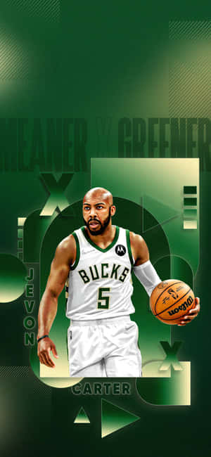 籃球運動員 Jevon Carter 穿著公鹿隊球衣，在綠色圖形背景前拿著籃球。