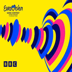 Eurovision Song Contest 2023 標誌，在黃色背景上帶有彩色心形波浪設計。