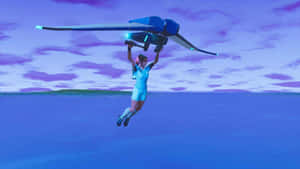 一個 Fortnite 角色在黃昏時分用滑翔翼飛過藍色海洋。