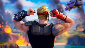 Fortnite角色在戰鬥中調整紅色頭帶，背景有爆炸