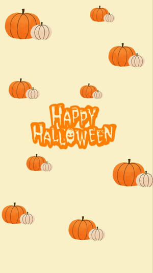 奶油色背景上被南瓜包圍的Happy Halloween文字。