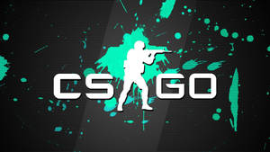 CS GO 標誌，帶有白色射手剪影和黑色背景上的青綠色油漆濺點。