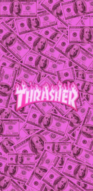 粉紅色嘅錢背景，有火焰Thrasher標誌