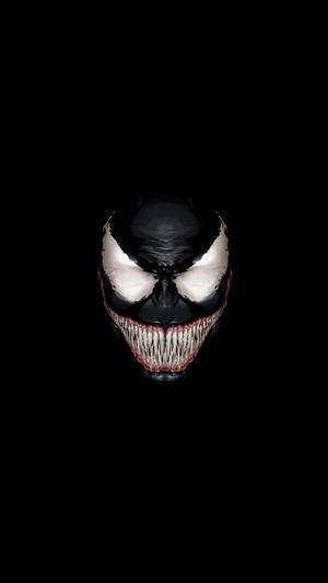 Venom面具，發光眼睛和鋒利牙齒，黑色背景