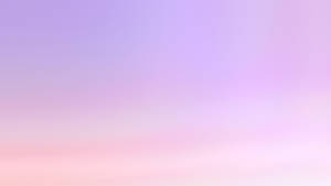 柔和薰衣草和蜜桃漸變天空，沒有雲朵或物體。 — 紫色美學 壁紙
