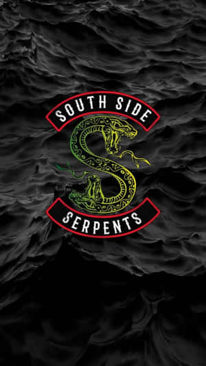 South Side Serpents 標誌，綠色蛇在黑色紋理背景上。