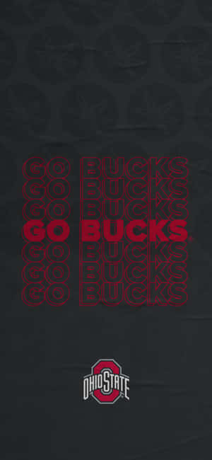 紅色 GO BUCKS 文字圖案，帶有俄亥俄州立大學標誌，位於深色紋理背景上。 — Vivo X500 壁紙