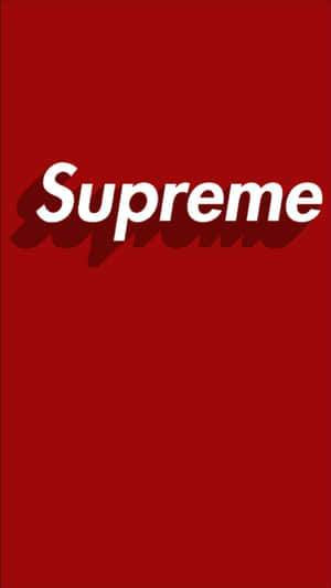 白色Supreme標誌帶陰影，位於紅色背景上。