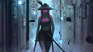 一位手持發光劍的忍者女子在夜晚的雨中霓虹巷中行走。
