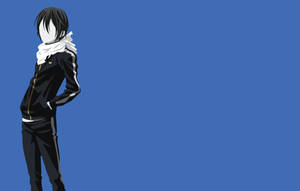 動漫男孩身穿黑色運動服和白色圍巾，站在藍色背景前。