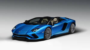 藍色林寶堅尼 Aventador Roadster 在攝影棚內敞篷