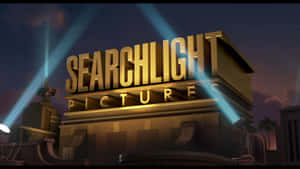 Searchlight Pictures標誌喺黃昏嘅聚光燈下發光。