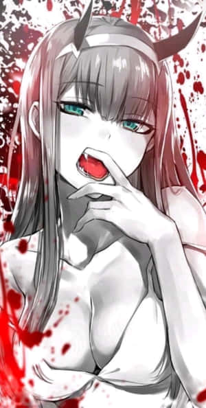 有角的動漫女孩咬著手指，周圍有血跡。