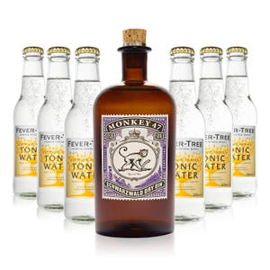 Monkey 47 氈酒瓶，周圍擺放著通力水樽。