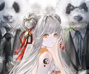 銀色頭髮和陰陽紋身的動漫女孩，被幽靈般的熊貓包圍。