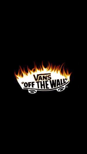 Vans 標誌在黑色背景上帶有火焰。