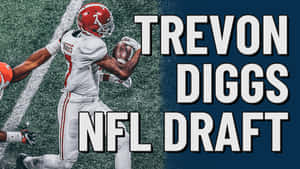 Trevon Diggs 穿著足球裝備在 NFL 選秀宣佈期間接住傳球。
