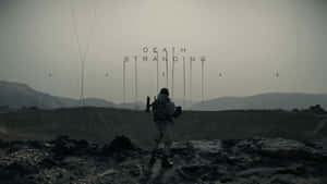 一個孤獨的士兵站在荒蕪峽谷中的「Death Stranding」標誌前。