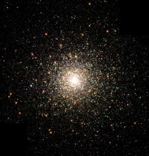 在黑暗宇宙中明亮發光的密集星團。 — 太空 壁紙