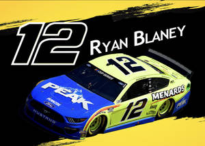 Ryan Blaney的12號NASCAR Mustang賽車，帶有贊助商標誌。