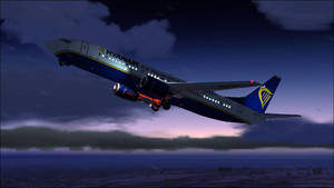 瑞安航空飛機在黃昏降落，下方城市燈光。