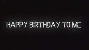 黑色背景上的白色happy birthday to me文字