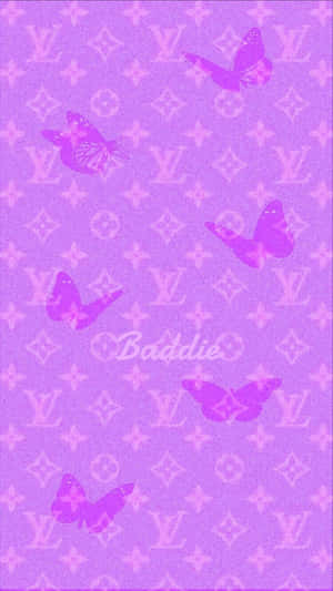 紫色蝴蝶在 Louis Vuitton 字母圖案背景上，帶有 'Baddie' 文字。