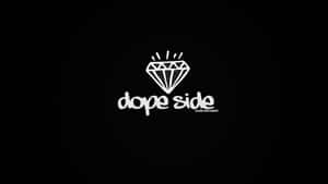 黑色背景上的白色鑽石標誌及文字 dope side