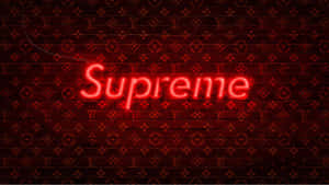 紅色霓虹Supreme招牌在字母圖案磚牆上。