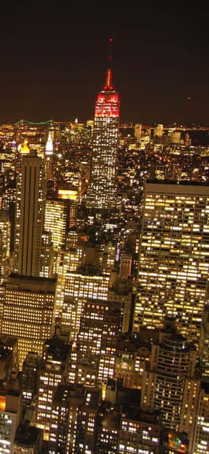 紐約市夜間空中景觀，照亮的高樓大廈和帝國大廈。 — 紐約市 壁紙