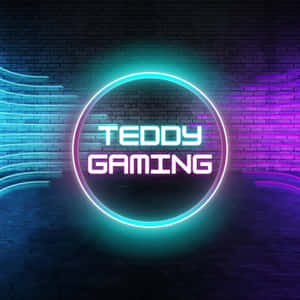 Teddy Gaming 的霓虹燈牌在磚牆上發出藍色和紫色的光芒。