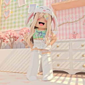 一個微笑嘅Roblox頭像，戴住兔仔帽，喺一間粉紅色同綠色裝飾嘅房入面。