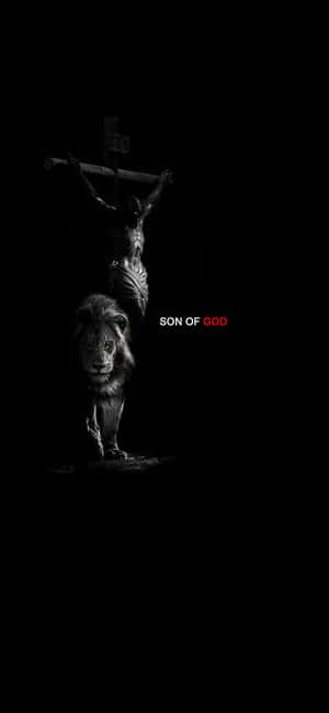 被釘十字架的人物位於獅子上方，帶有紅色的文字 son of god — 銀河A07s 壁紙