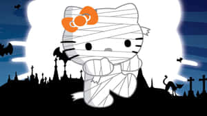 Hello Kitty 在萬聖節墓地中扮成木乃伊，滿月下有蝙蝠和一隻貓。
