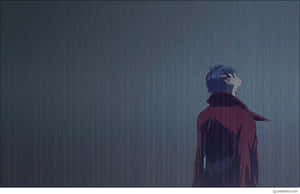 動漫角色穿著紅色外套站在雨中，手舉到臉前