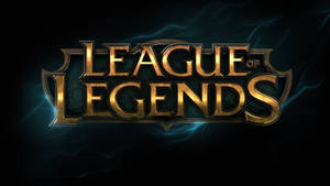 League of Legends遊戲標誌，帶有發光的金色字母和藍色能量效果。 — 英雄聯盟 壁紙
