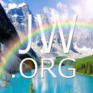 山湖與彩虹和JW.ORG標誌重疊