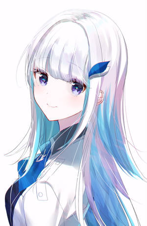 銀藍色頭髮的動漫女孩穿著白色校服溫柔微笑。