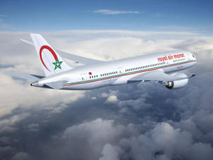 摩洛哥皇家航空飛機飛越雲層 — 雲朵 壁紙