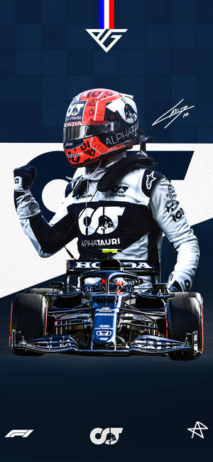 身穿AlphaTauri裝備的F1車手，舉起拳頭站在賽車上慶祝。 — iPhone 16 Pro 壁紙