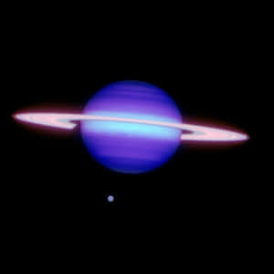 一顆帶有環和小衛星的藍色行星在太空中。