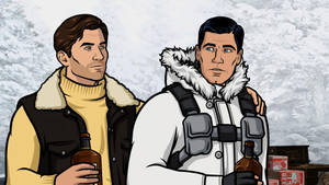 兩個穿著冬季外套的男人在雪景中手持威士忌酒瓶