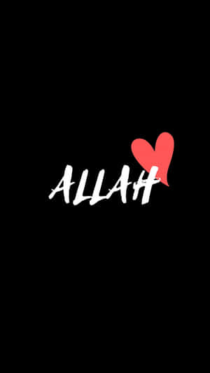 白色風格文字 ALLAH 與珊瑚心形在黑色背景上