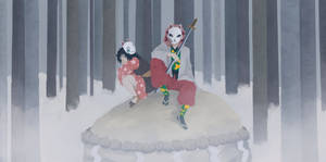 兩個戴狐狸面具的動漫角色坐在森林中一塊積雪岩石上，一個拿著劍。